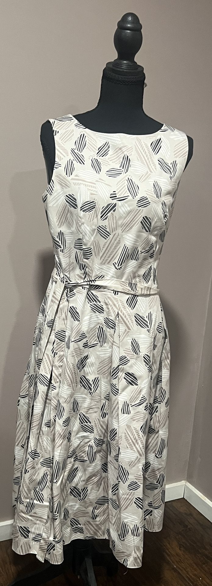 Anne Klein Black and White Leaf Print Midi Dress, Size 8