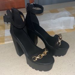 Brand New Black Gold Chain Chunky Heels Size 6