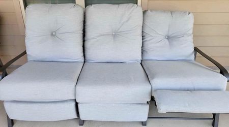 Woodard Cortland Outdoor Reclining Sofa – Premium Aluminum Frame – Like New