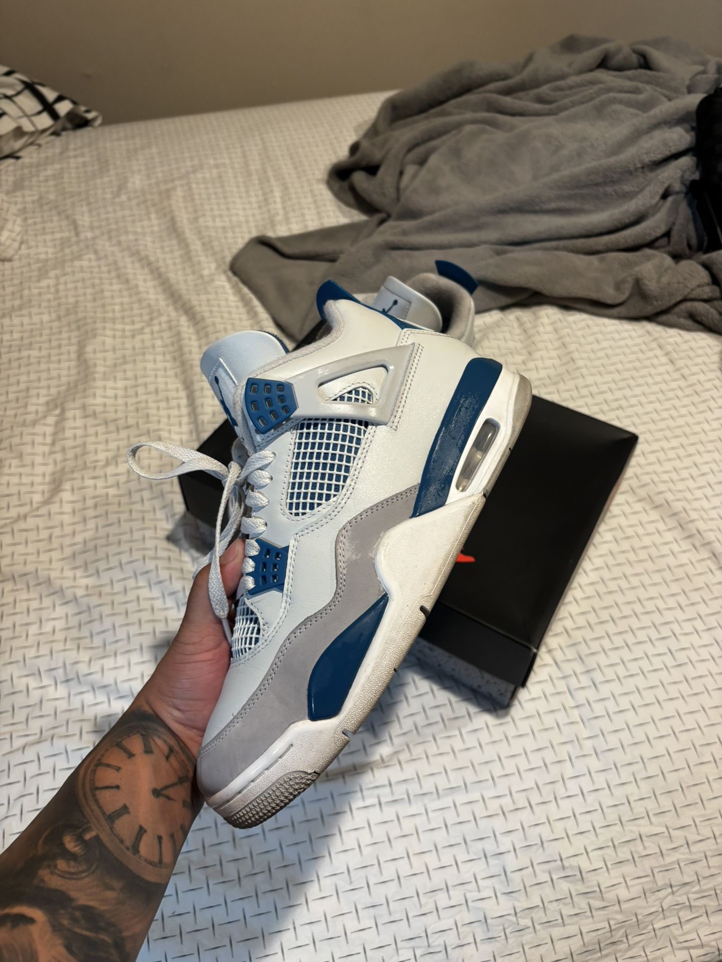 Jordan 4