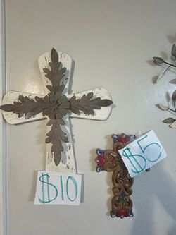 WALL DECOR