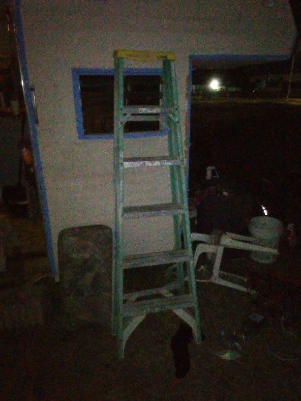 USED WERNER 6FT LADDER