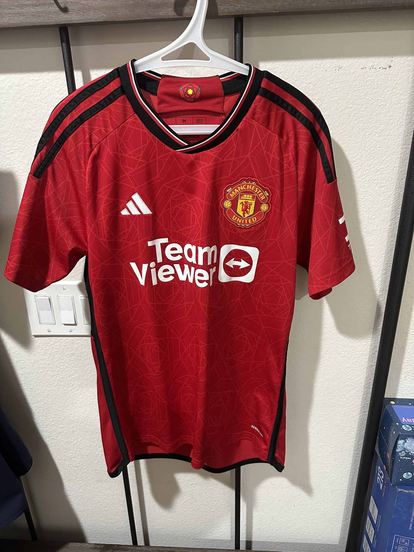 Manchester United Maguire Jersey Adult Medium 