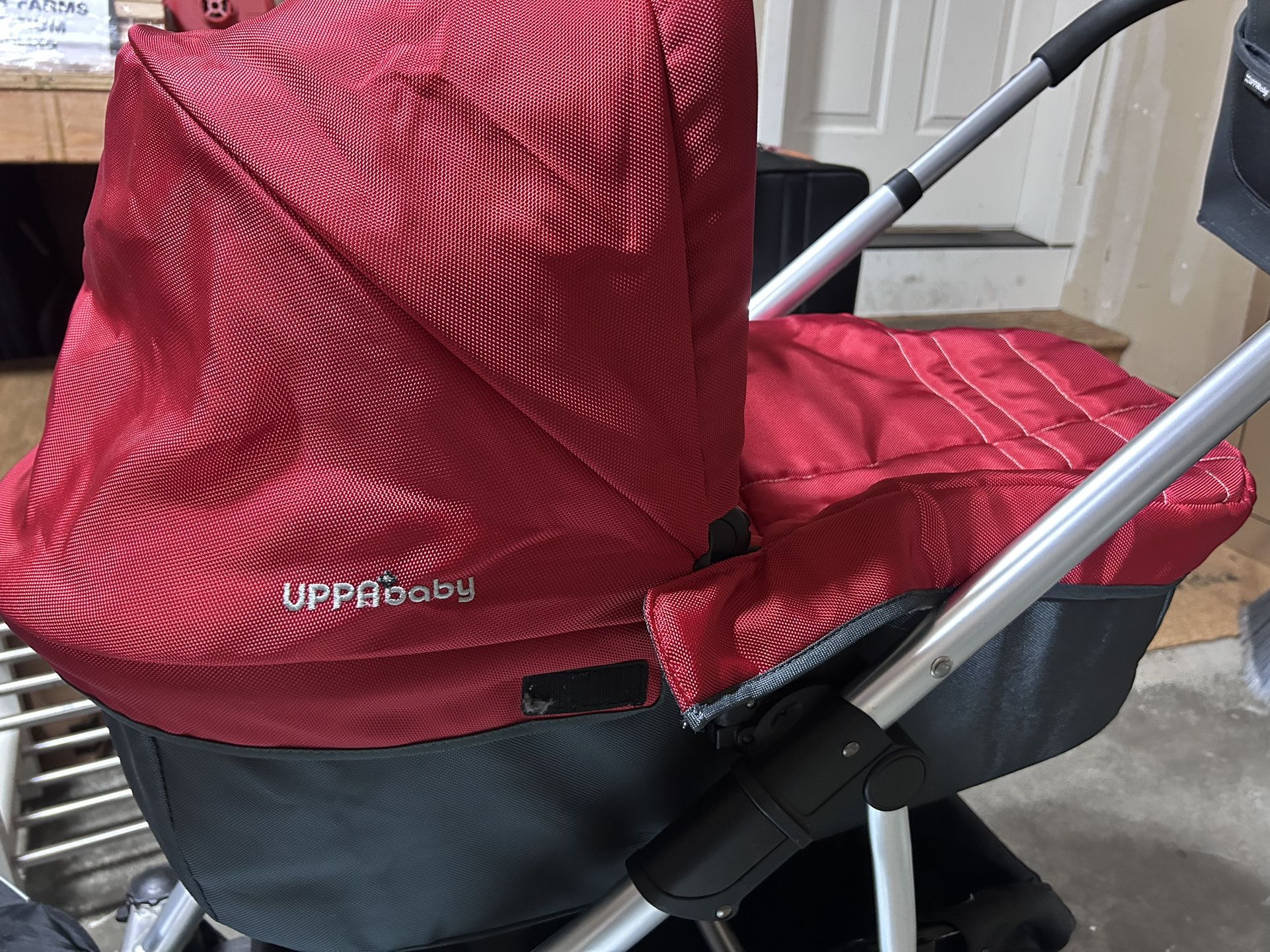 Uppababy Vista Bassinet + Graco Carseat Adapter For Vista