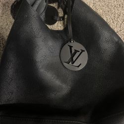 👜 Louis Vuitton Black Leather Hobo Bag