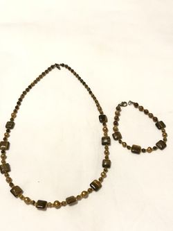 Amber necklace and bracelet set