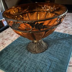 Vintage Goth Cast Iron Base and thick crystal glass bowl- leaves 🍃 Fall