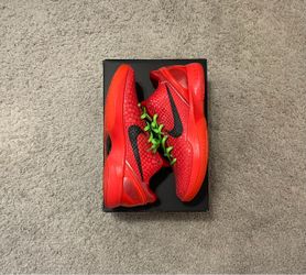Kobe 6 “Reverse Grinch” Size 8.5