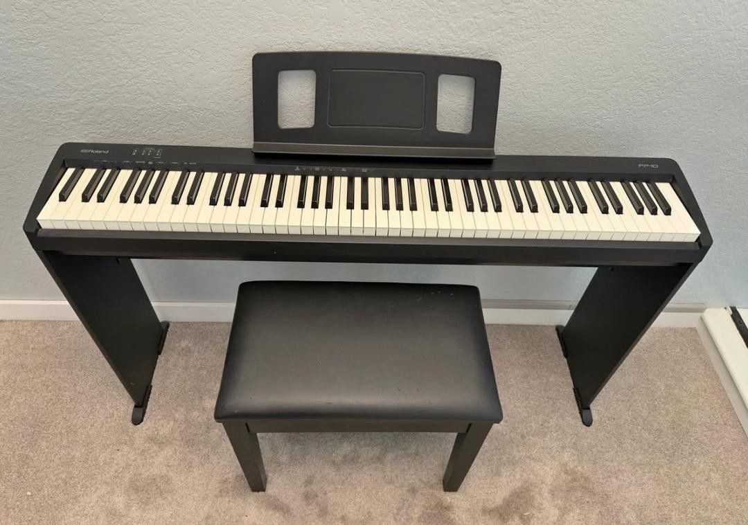 Roland-FP-10-Digital-Piano-Bundle