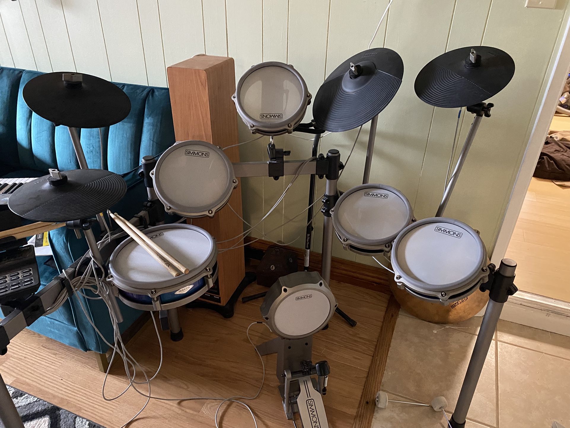 Simmons Titan 70 Electronic Drum Set 
