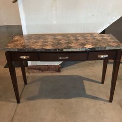 Table/desk 