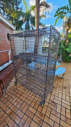 Ulide Lockable Rolling Cage
