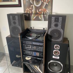 MINT Japan Yamaha VTG Stereo System. 4 speakers. Turntable, tuner, CD, Amplifier, Bluetooth. 1988