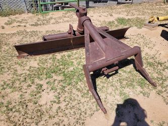 Antique farm blade (2 point)
