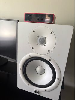 Yamaha HS8 Powered Studio Monitor Speaker, White