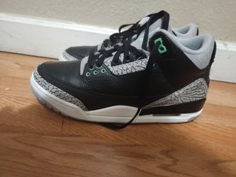 MEN JORDAN 3 RETRO SIZE 9.5 MEN