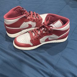 Air Jordan 1 Mid 'Cherrywood Red'