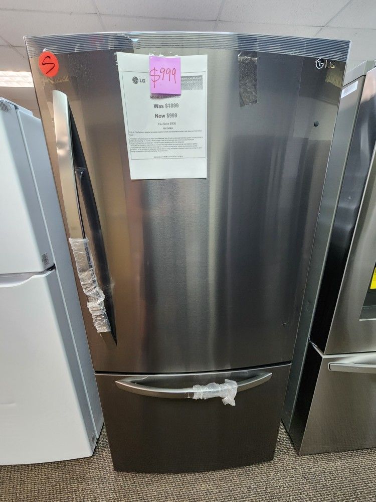 LG 26CF BOTTOM FREEZER REFRIGERATOR! 999! 1 YEAR WARRANTY INCLUDED!