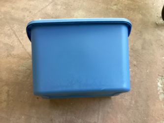 Sterilite Blue 18 Gallons Storage Box.5 Sterilite Blue 18 Gallons Storage Box.