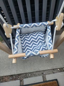 Avenlur Wooden Baby and Toddler Foldable Swing