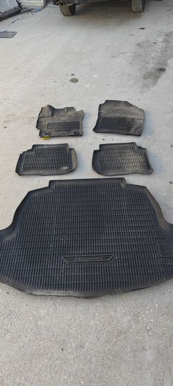 Alfombras originales Toyota Corolla 2020-2026 | OEM Floor Mats + Trunk Liner