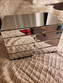 Mirror jewelry box