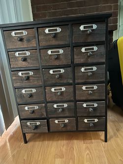Wood and metal cabinet with 18 drawers - Van Nuys