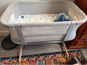 Skip-hop bedside bassinet