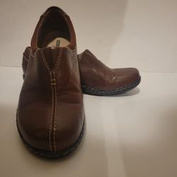 Clarks Collection Size 7M Brown Woman's Slip On Shoes