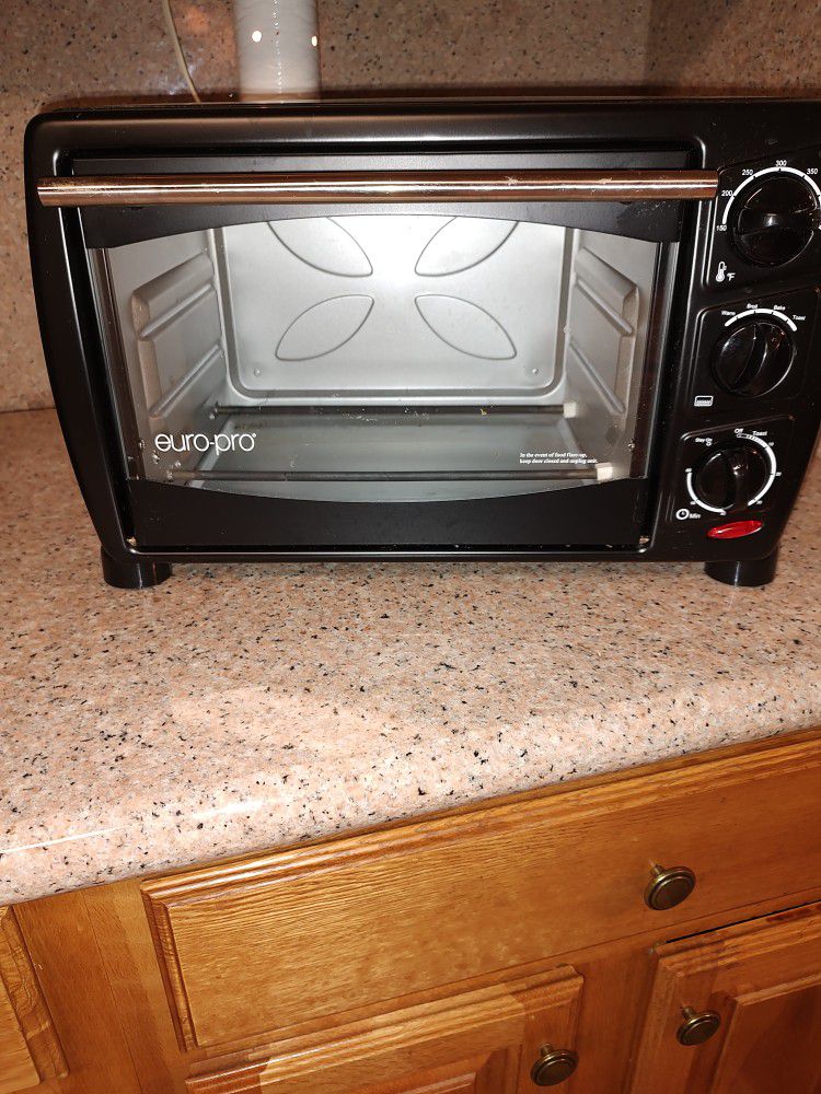 Euro-Pro Toaster Oven ( Great condition) Works