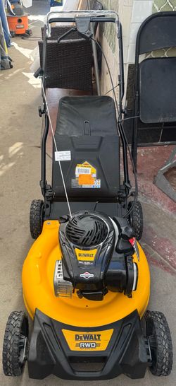 DEWALT 21 in. 150cc Briggs and Stratton 625ex Engine Rear Wheel Drive 2-in-1 Gas Self Propelled Walk Behind Lawn Mower