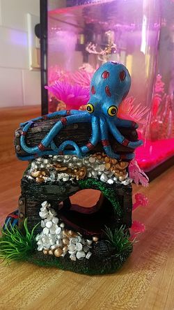 Fish tank decor w bubbles