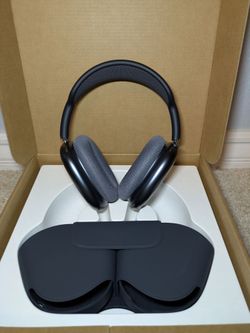 Apple AirPods Max USB-C Version, Midnight Color - Open Box, Like New!