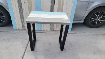 Barn Walls Queen Size Headboard And Table