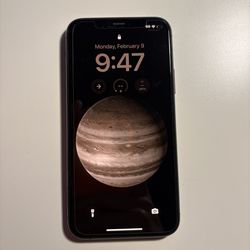 iPhone 11 Pro (256GB) + Case + Pop Socket + 1 Screen Protector