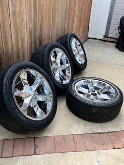 Rims 5 universal good tires size 20 Chevy truck silverado Tahoe GMC
