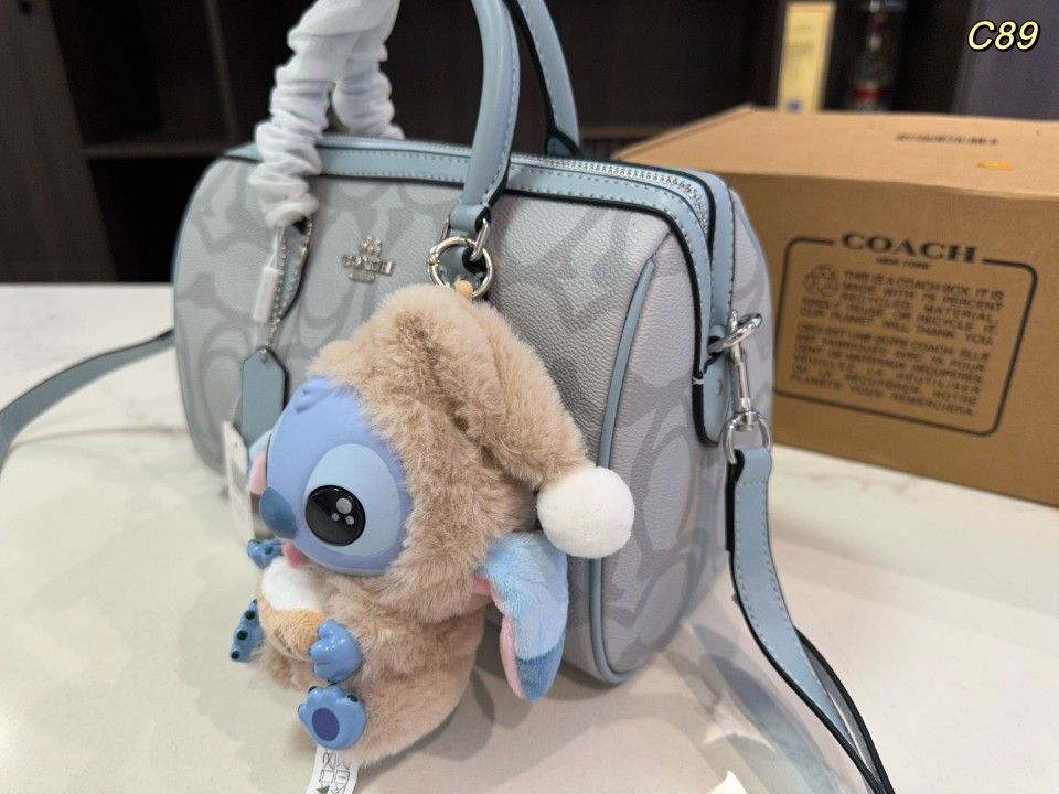 Coach 2025 New Women's Bag (with box)