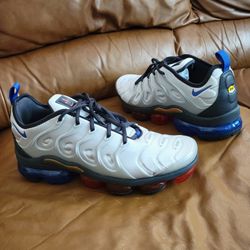 Vapormax plus metallic silver top