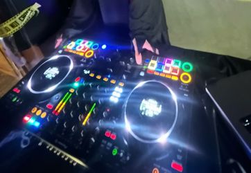 Pioneer DDJ FLX 10 DJ Controller with Dual Platters and Pads