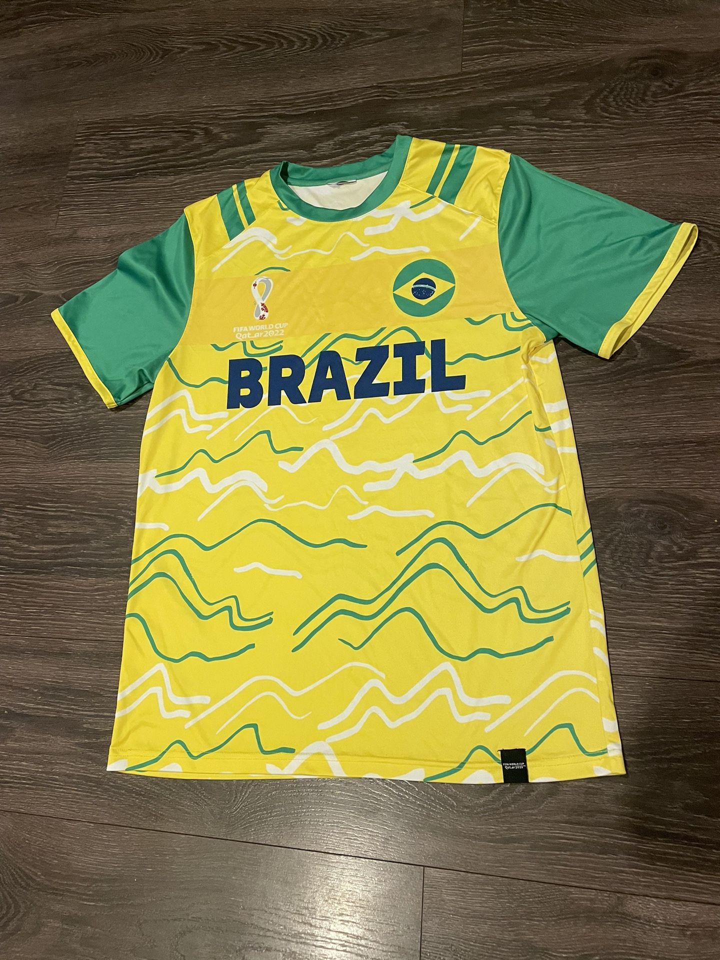 Mens Brazil Jersey. Size large. FIFA World Cup Qatar 2022