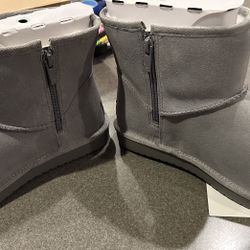 New Girls Kookaburra By UGG Mini Koola Boots Size 5 (women’s 7)
