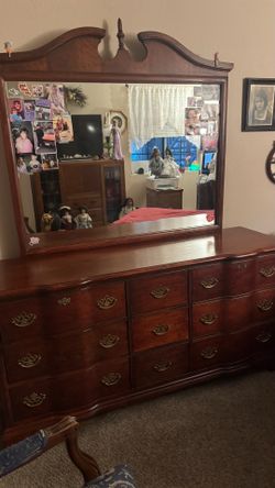 Basset dresser with mirror