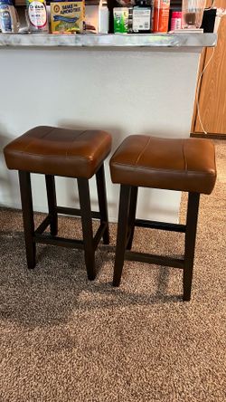 set of 2 stools
