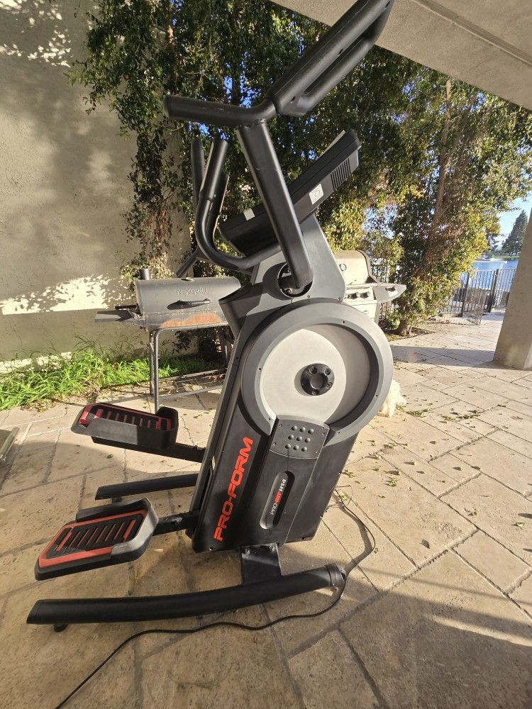 ProForm HIIT H14 Elliptical Trainer w/ 11 Months IFit Family