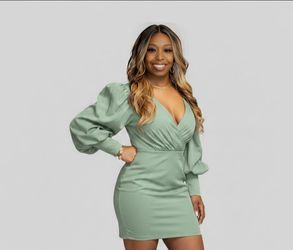 PrettyLittleThing Green Off-Shoulder Dress