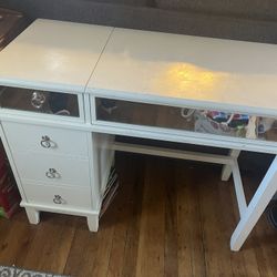 Girls Vanity 