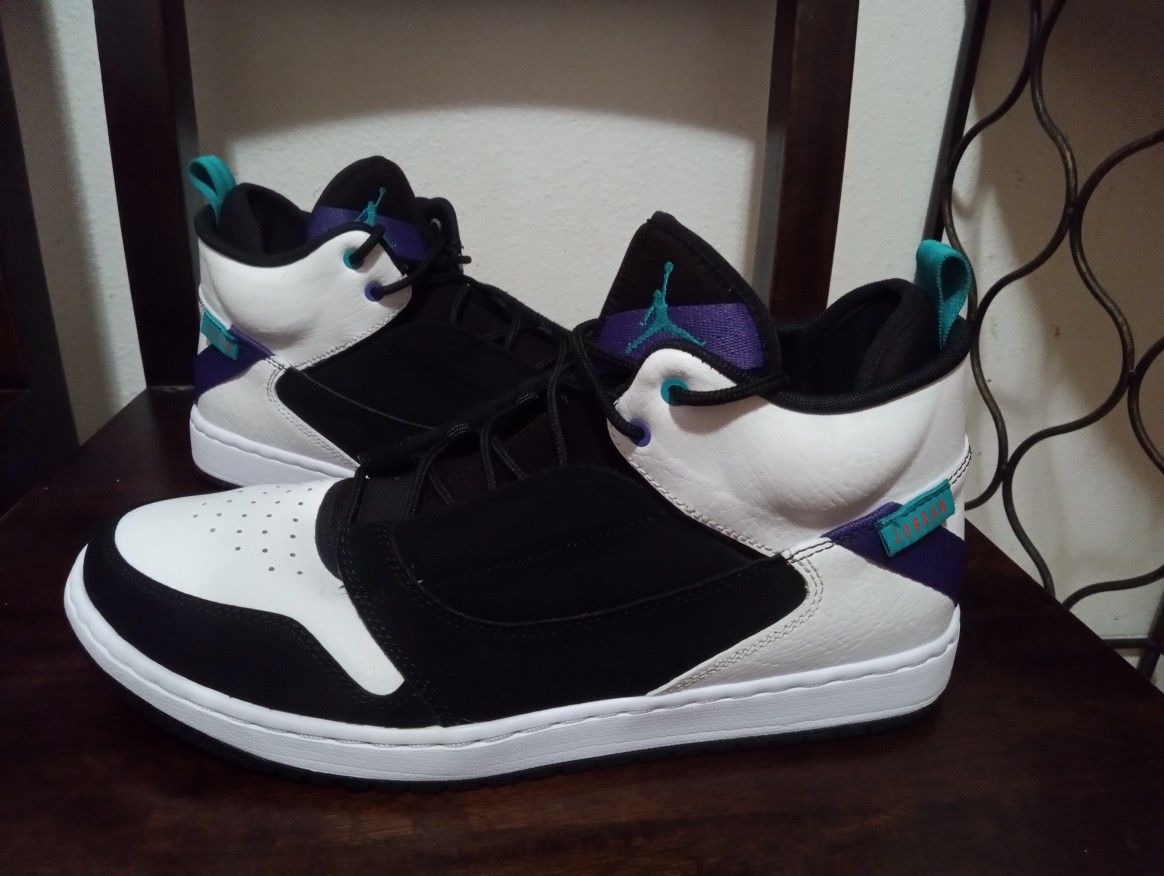 Like New Jordans Size 12 Men's $35