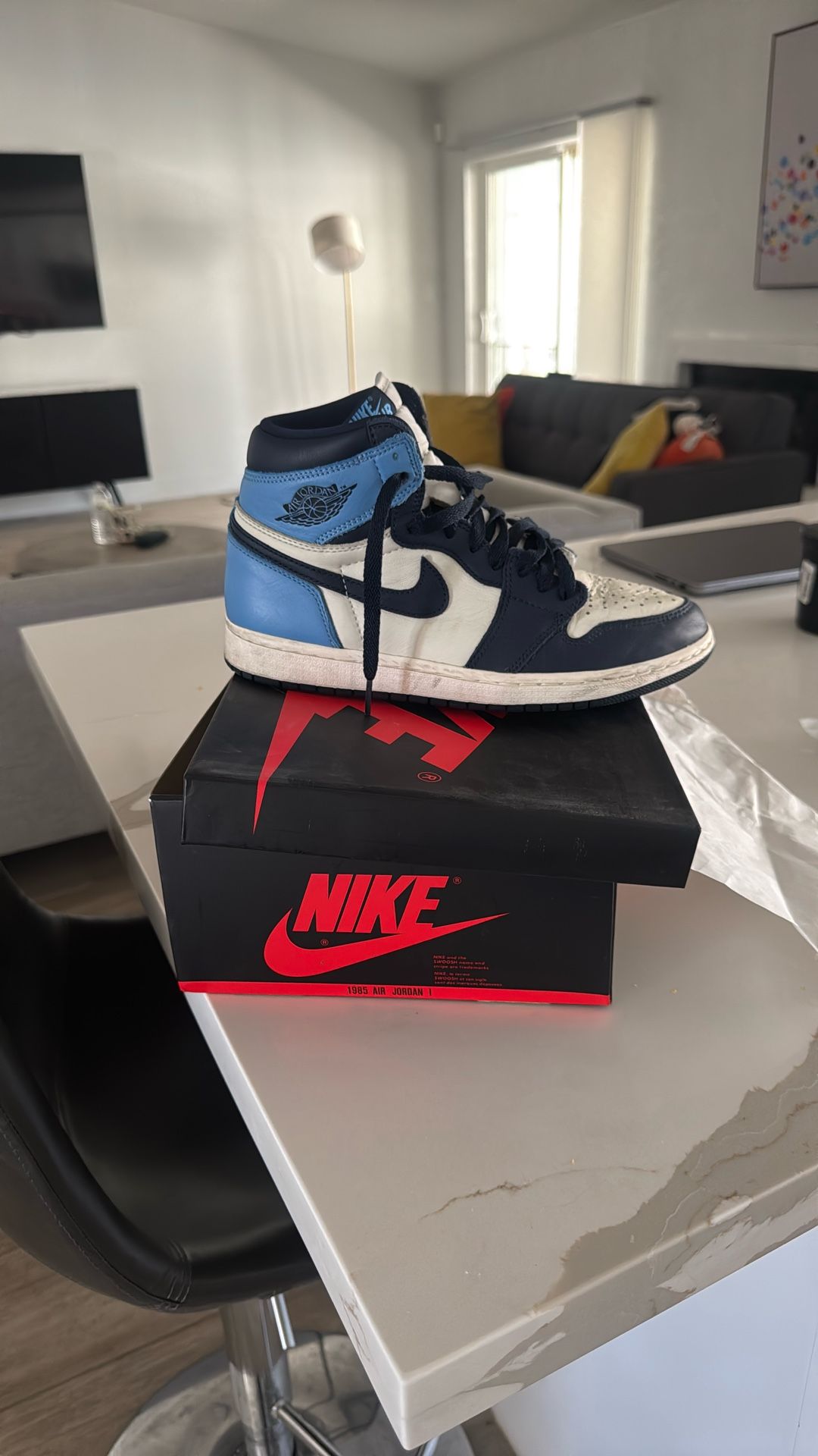 Air Jordan 1 Obsidian Blue