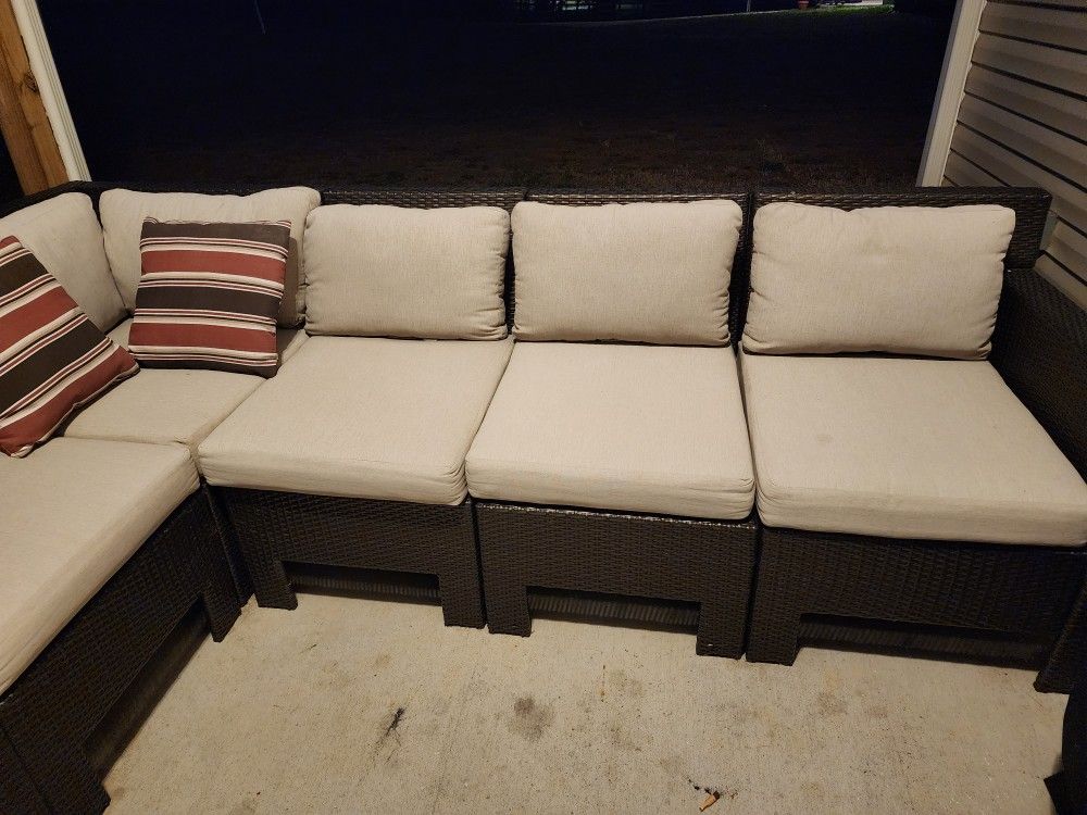 Wicker 7-seat Patio Couch