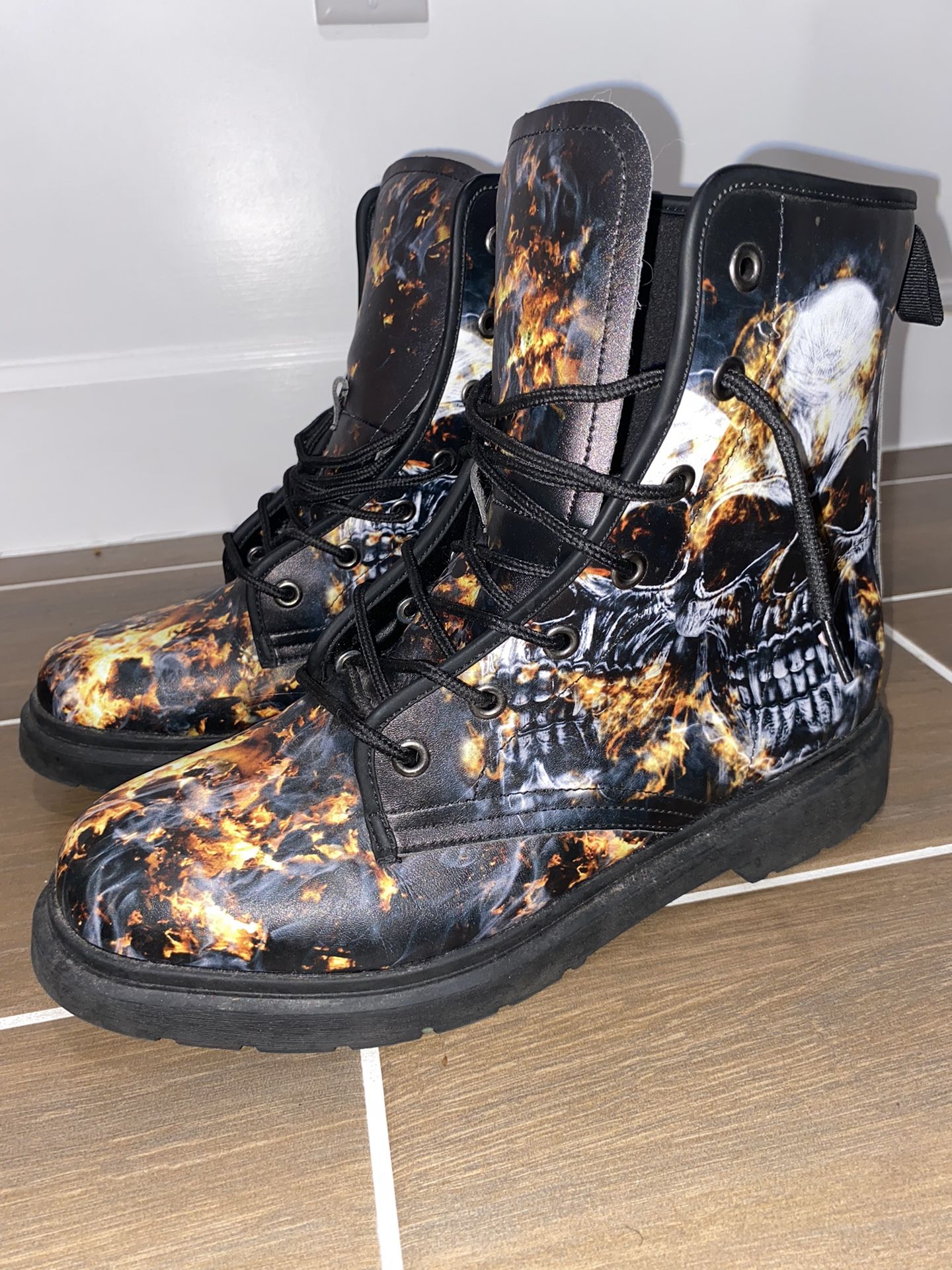Retro Skull Boots